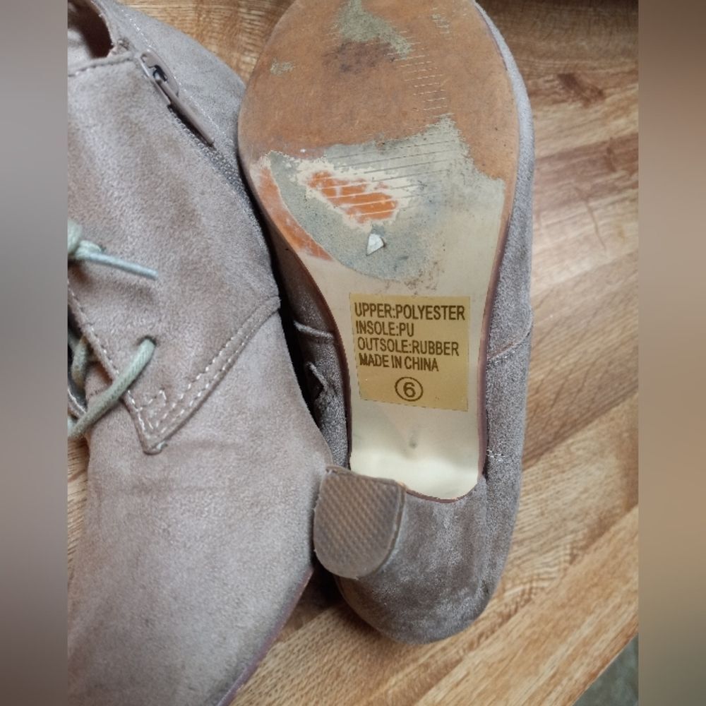 Journee Collection Leona Bootie Size 6 - Picture 4 of 5